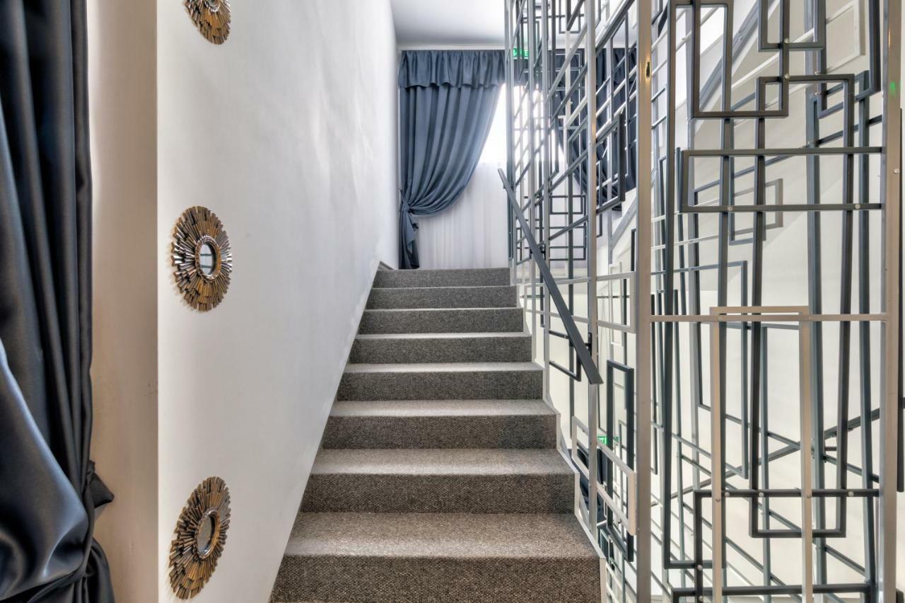 Pensiune Pavo Piteşti Exterior foto
