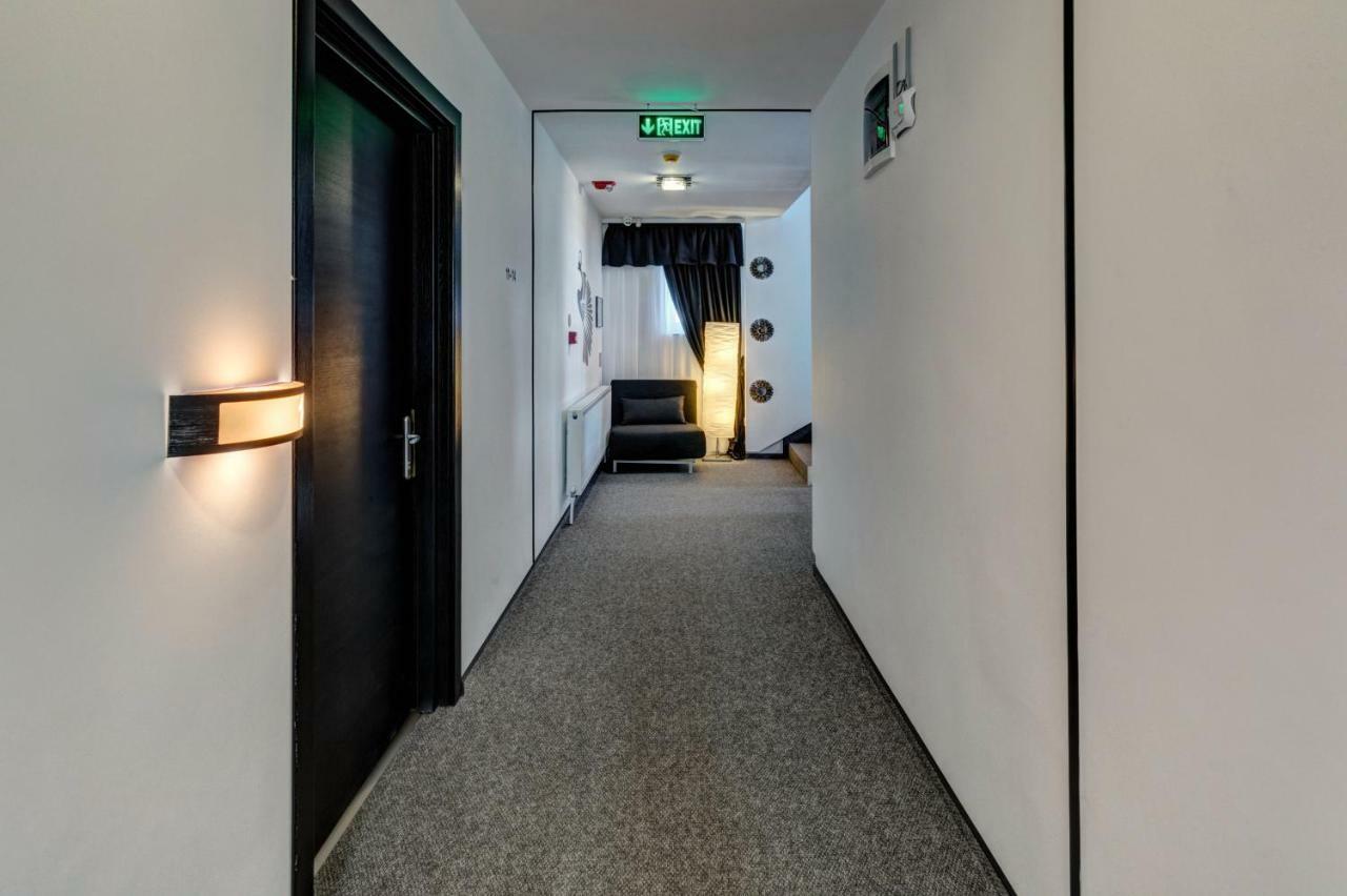 Pensiune Pavo Piteşti Exterior foto